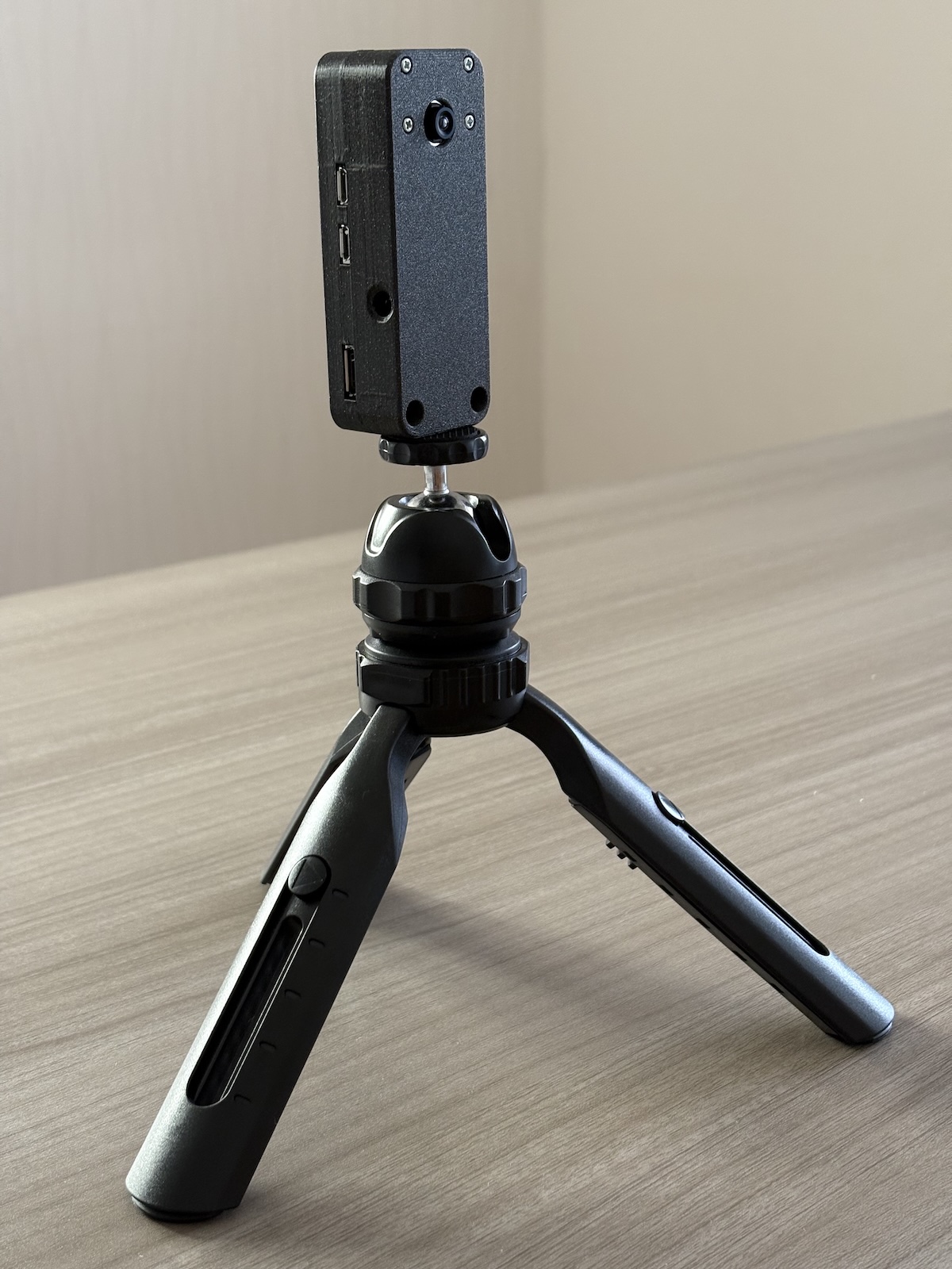 Phasmid prototype main unit with tripod attachment